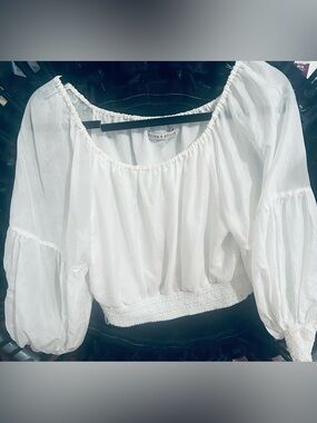 Alice + Olivia White Elasticized Off-Shoulder Crop Blouse